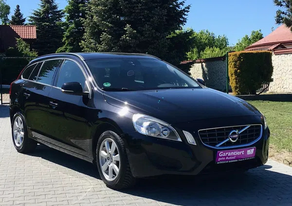 mazowieckie Volvo V60 cena 36800 przebieg: 229000, rok produkcji 2013 z Zwoleń